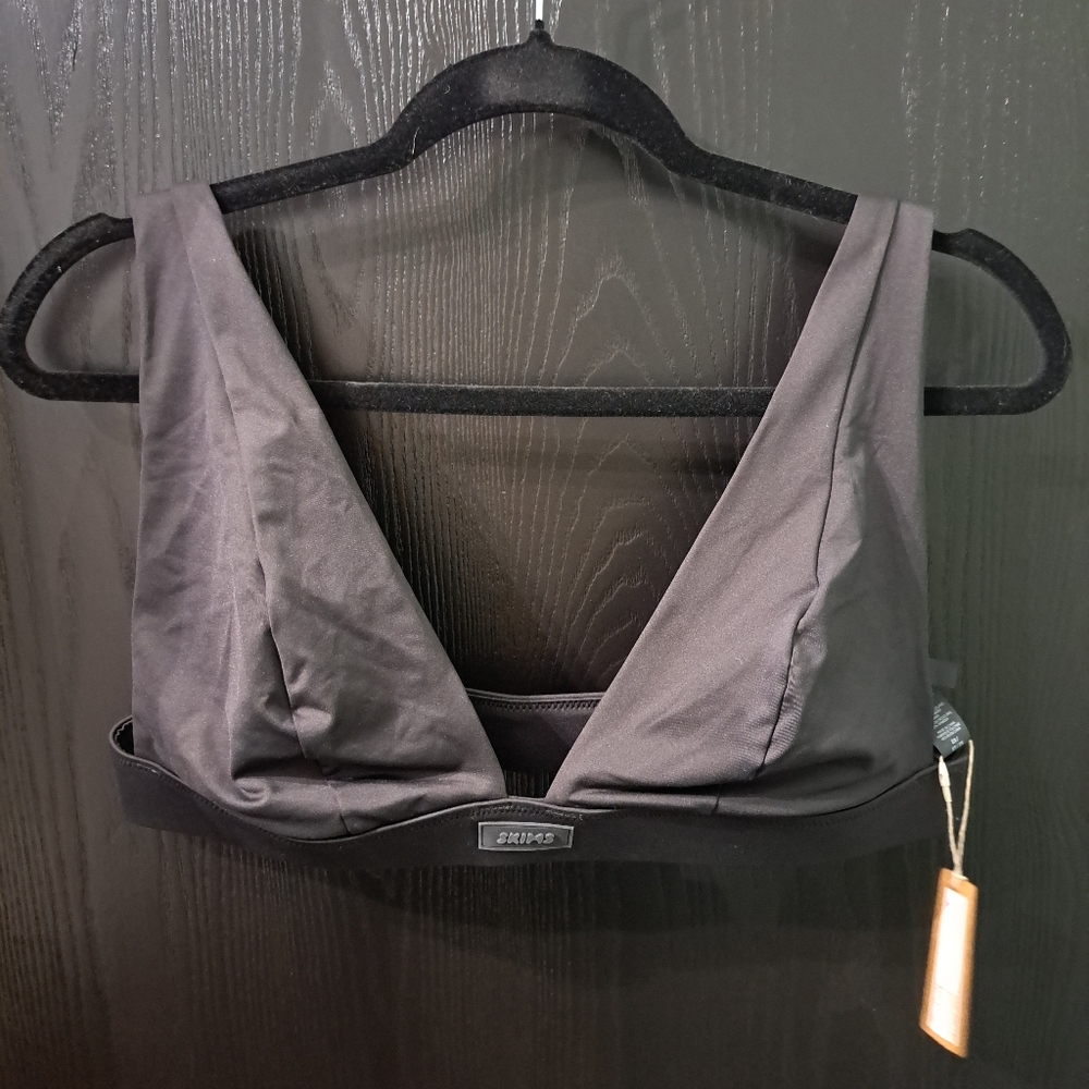 Skims Reycled Swim Plunge Bikini Top